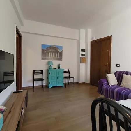 Guesthost - San Giovanni Apartment With Balcony-3